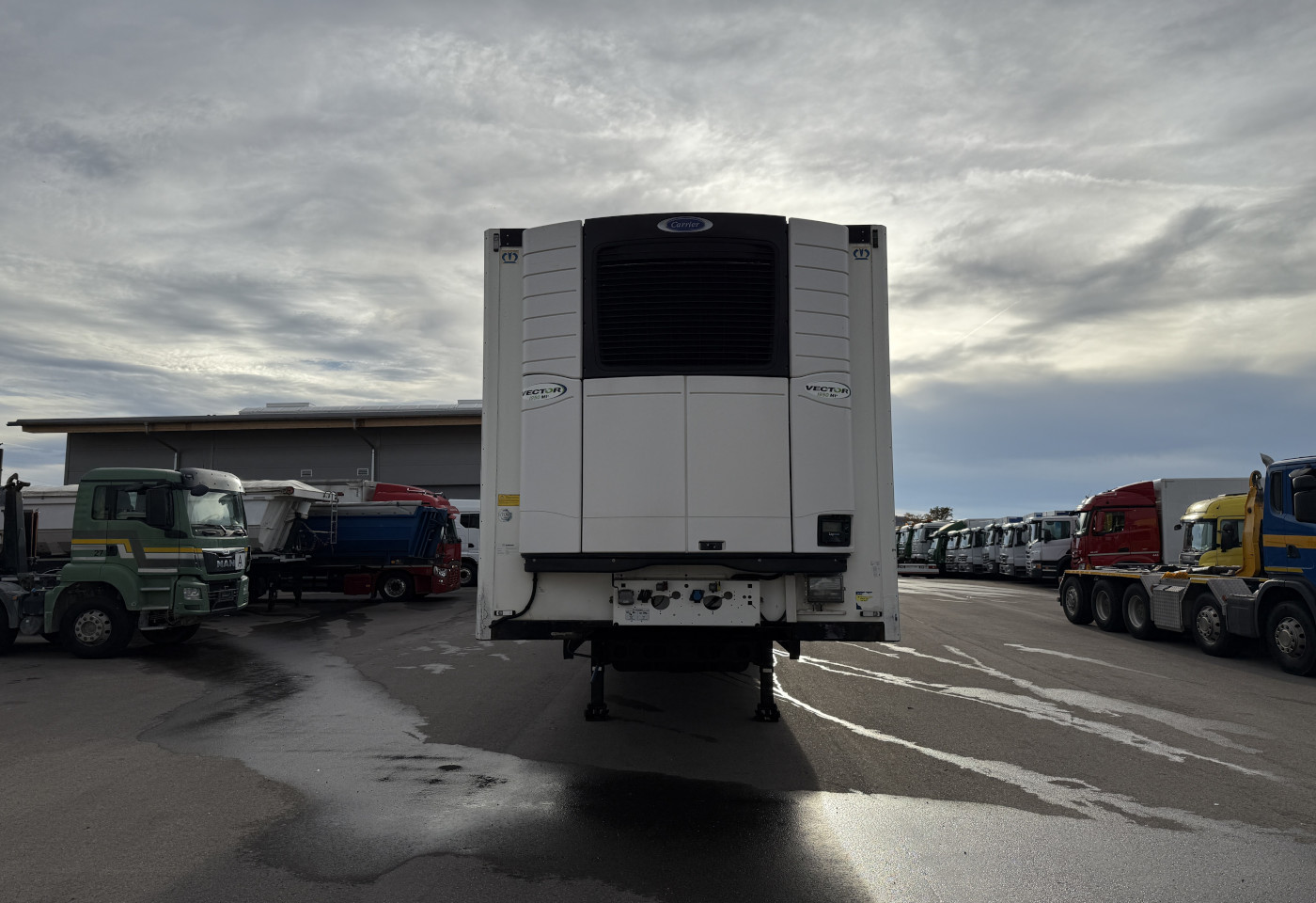 MOTO6625_2758613 vehicle image