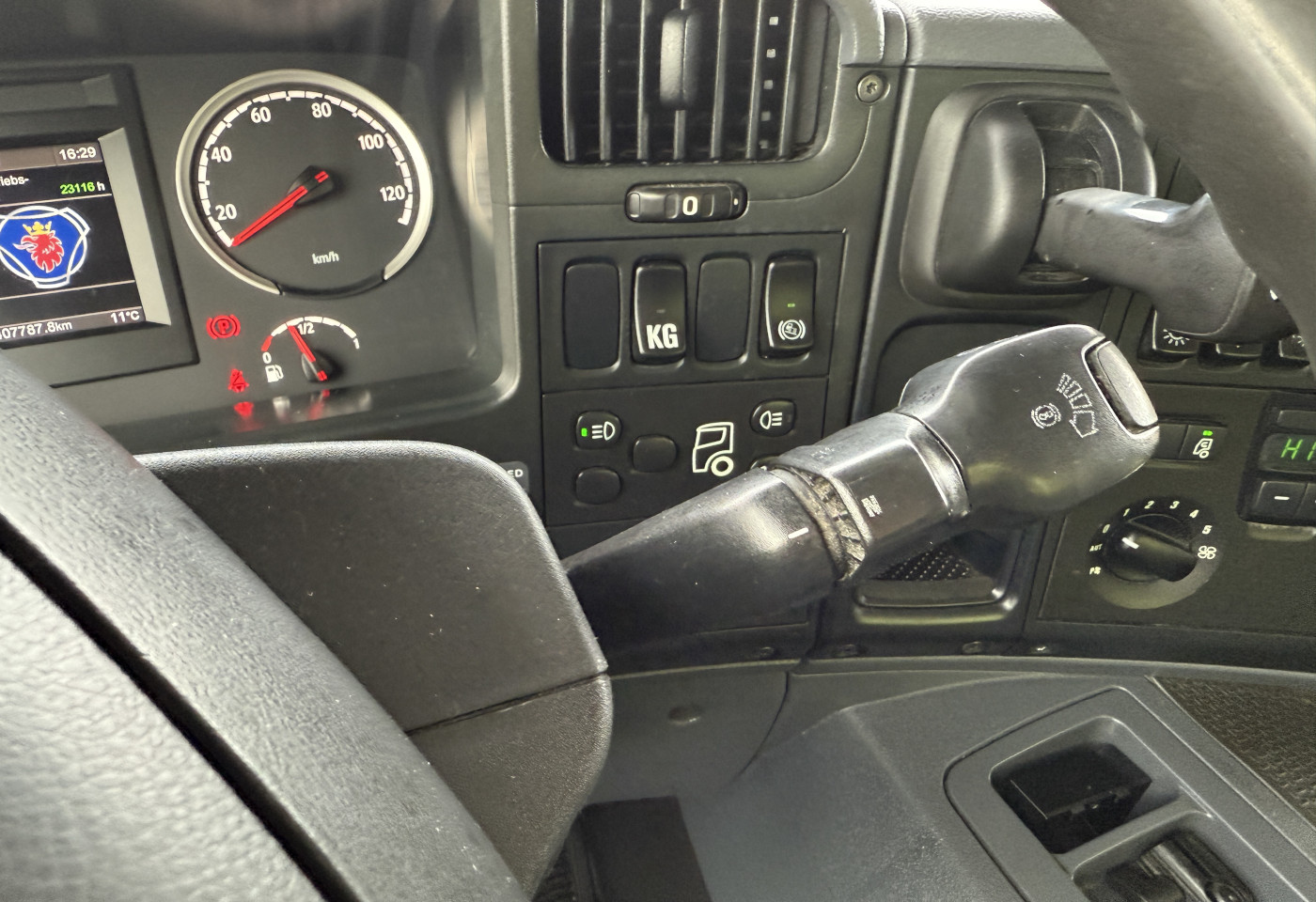 MOTO6625_2748499 vehicle image