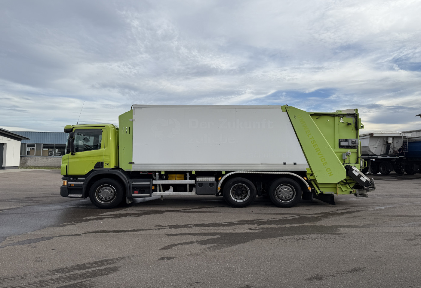 MOTO6625_2748499 vehicle image