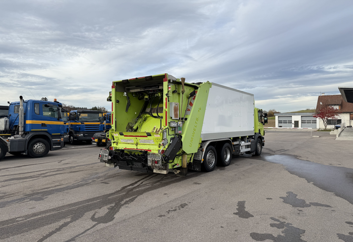 MOTO6625_2748499 vehicle image