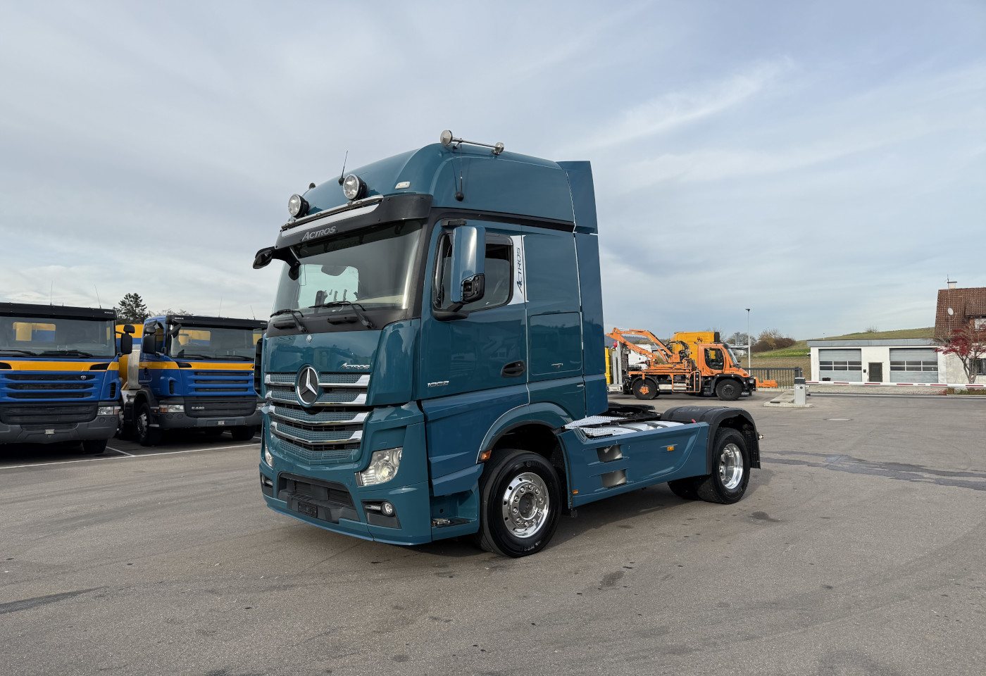 MOTO6625_2748502 vehicle image