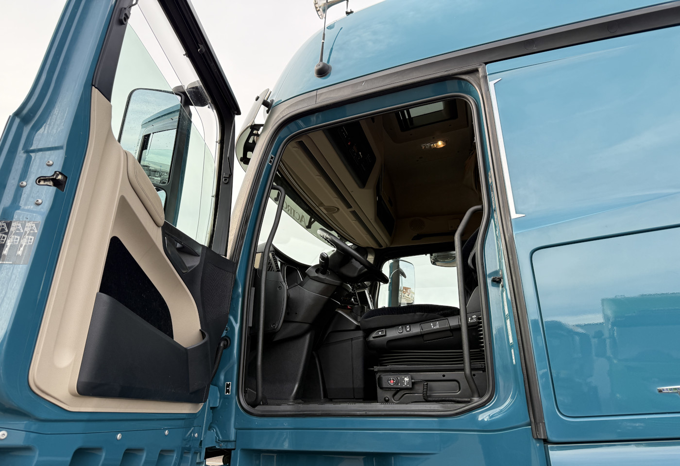 MOTO6625_2748502 vehicle image