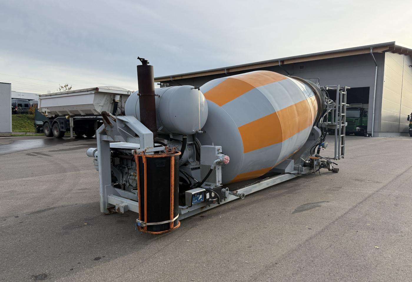 MOTO6625_2752059 vehicle image