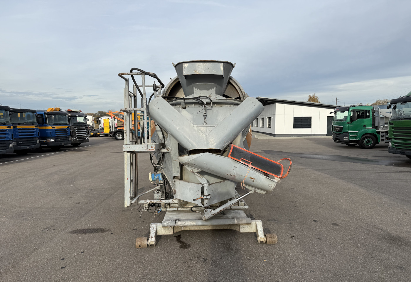 MOTO6625_2752059 vehicle image