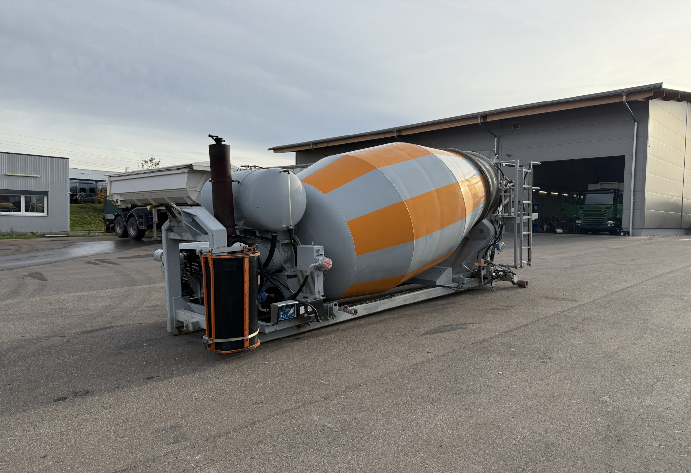 MOTO6625_2752059 vehicle image