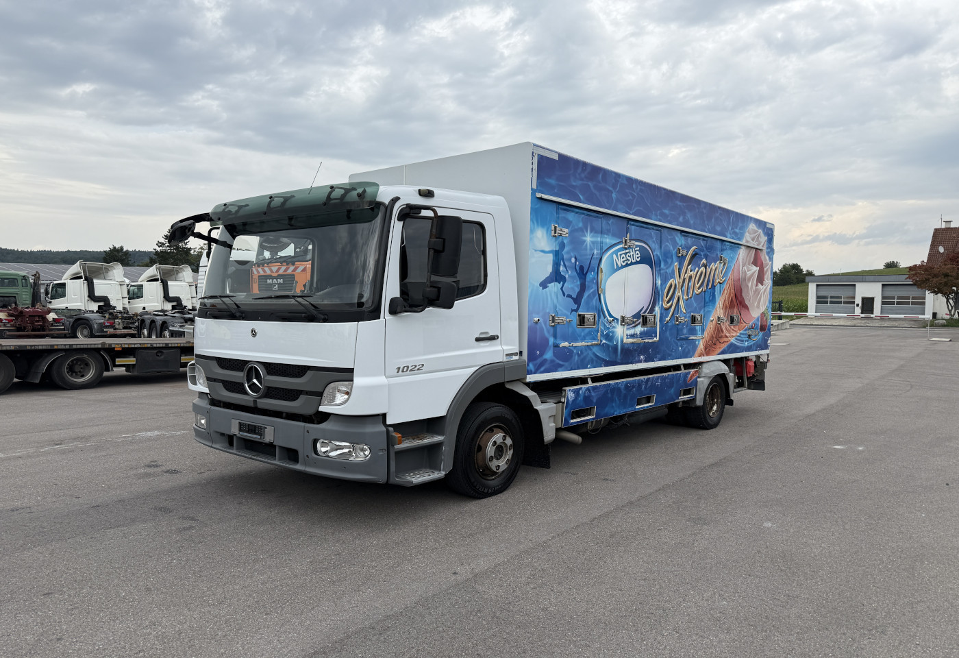 MOTO6625_2751912 vehicle image