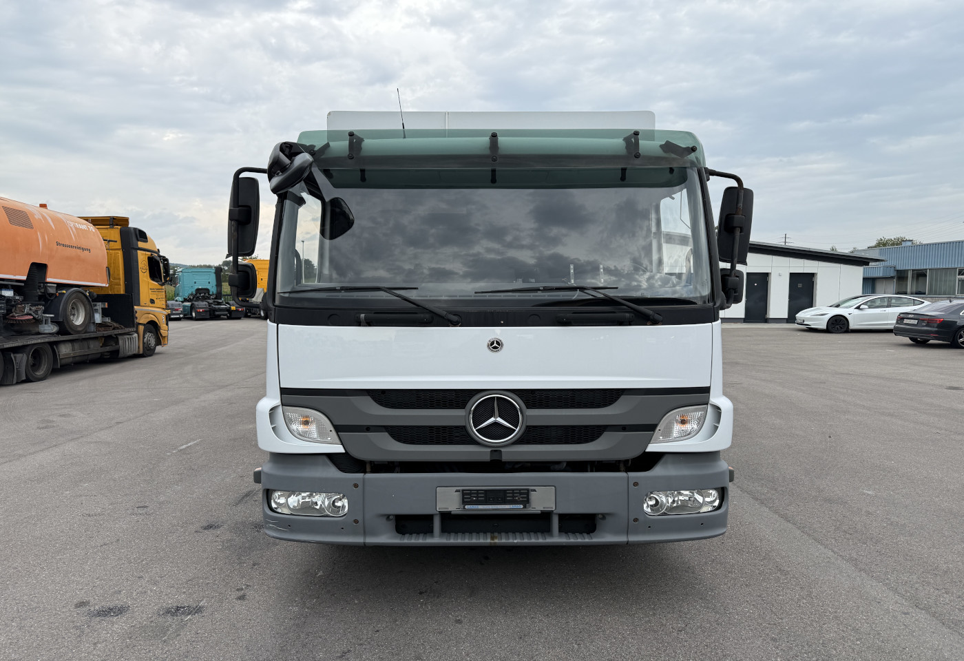 MOTO6625_2751912 vehicle image