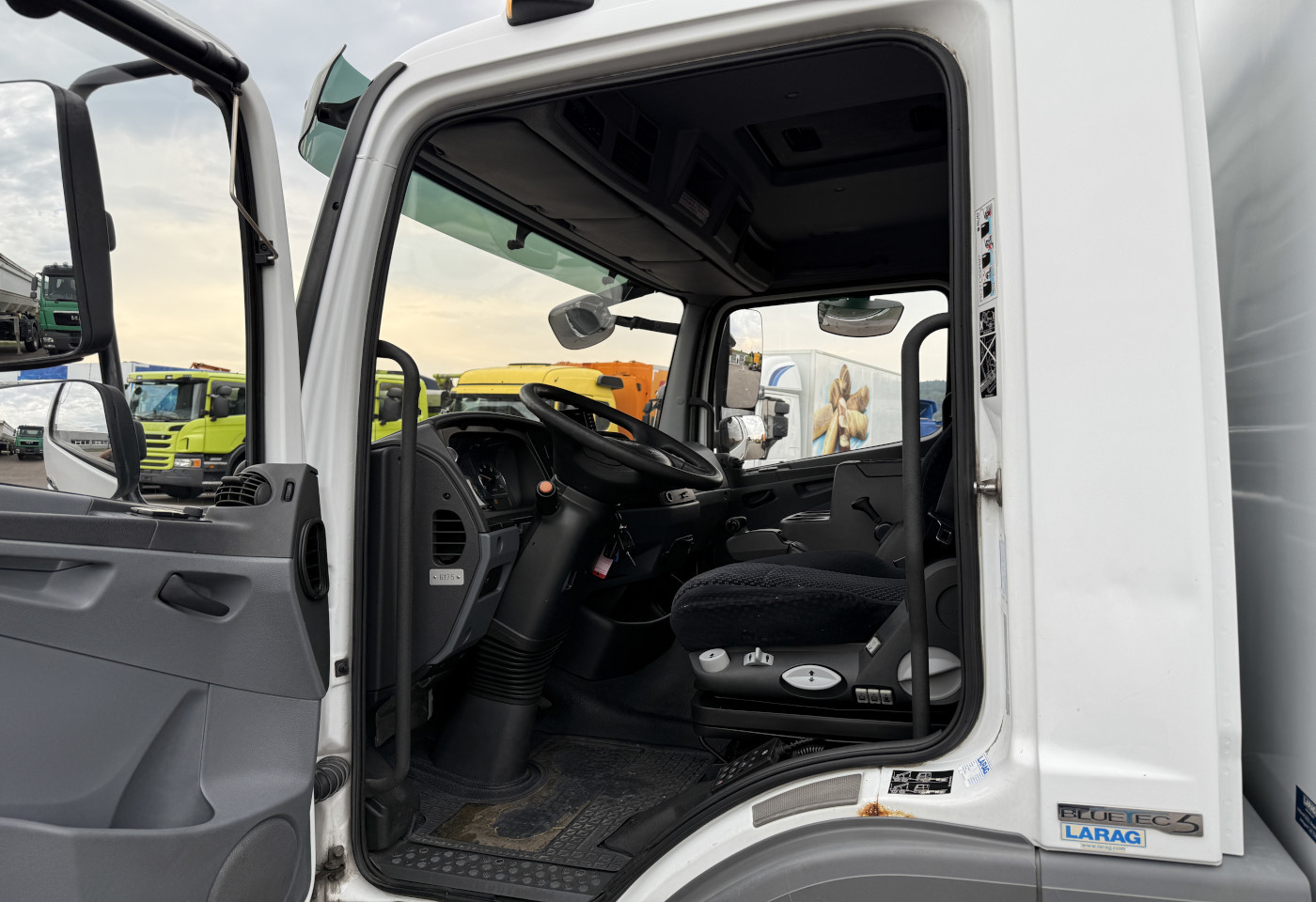 MOTO6625_2751912 vehicle image