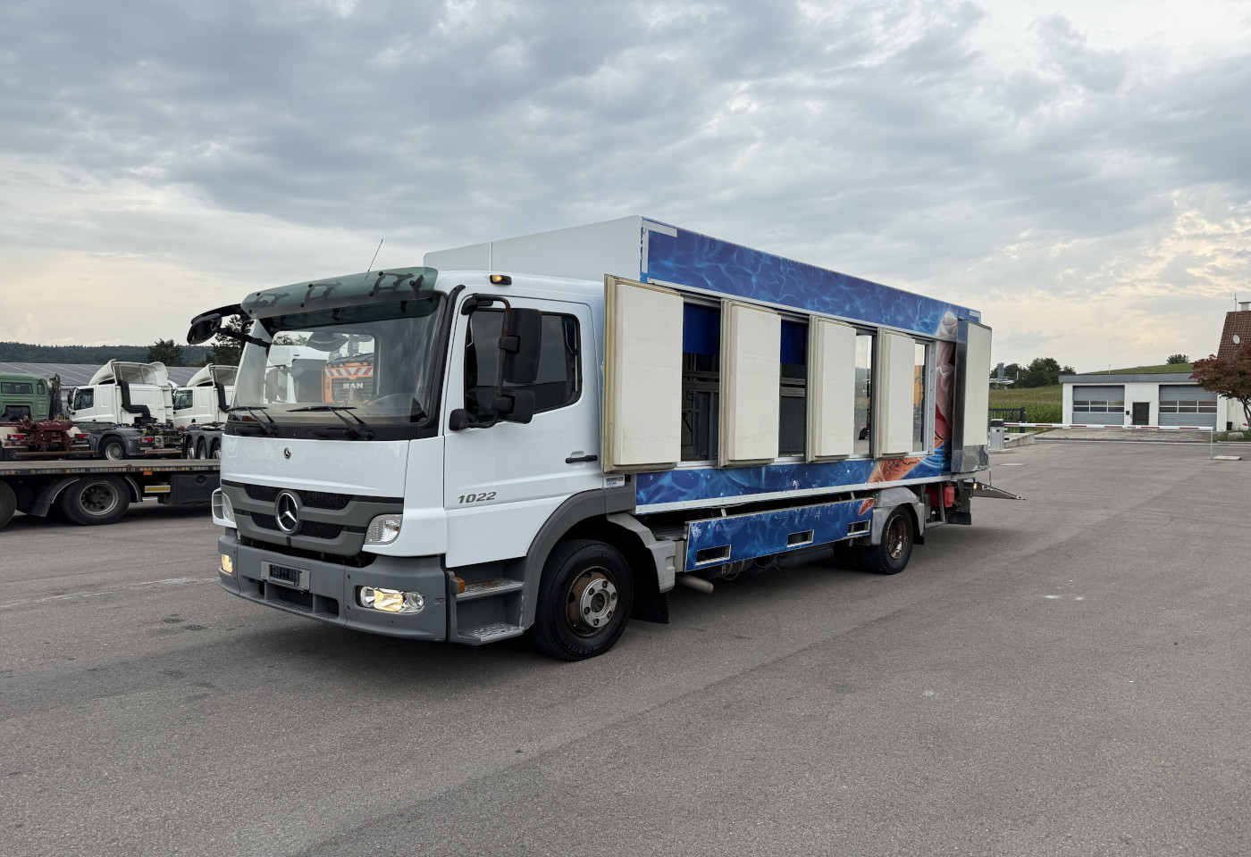 MOTO6625_2751912 vehicle image