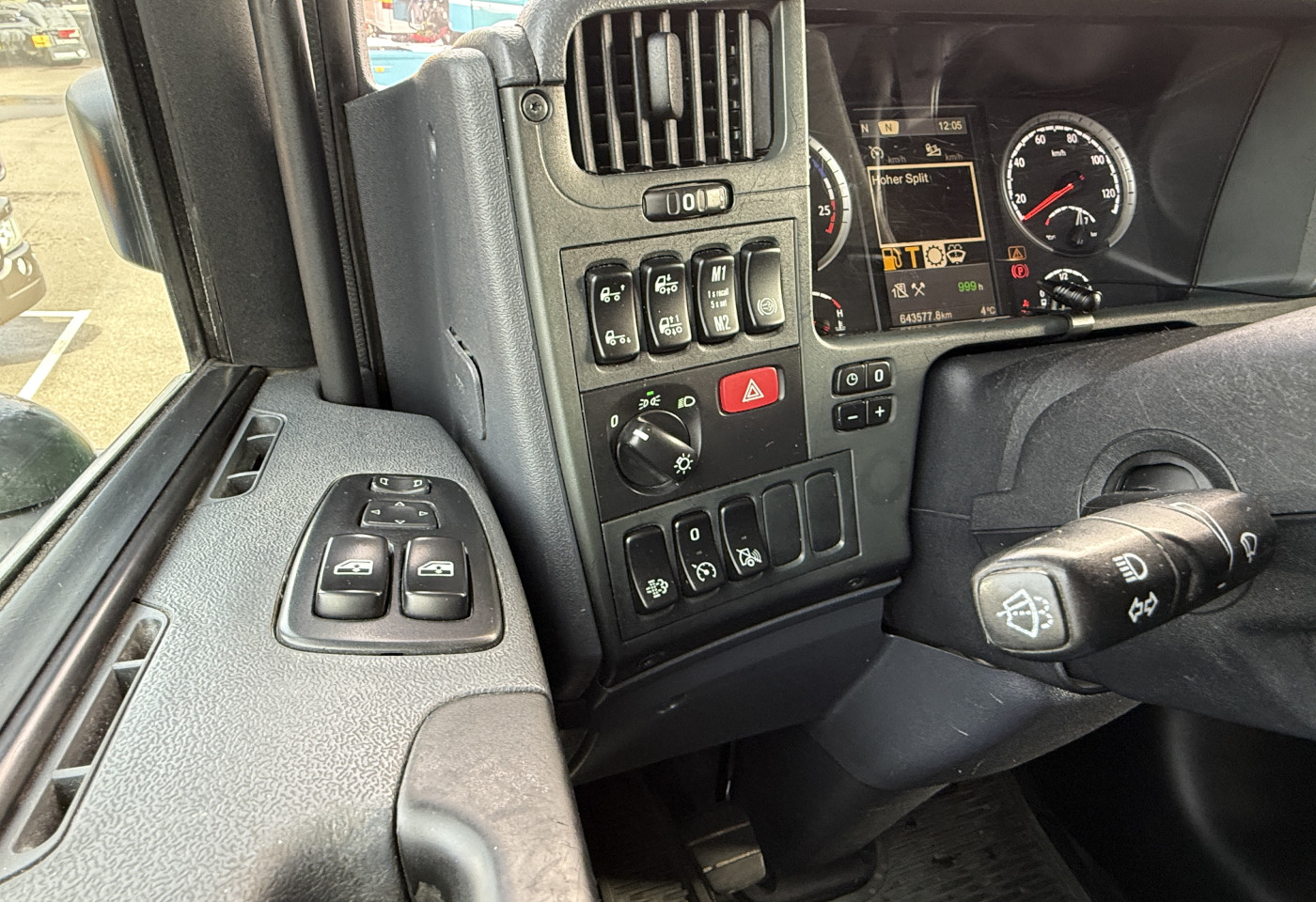 MOTO6625_2752679 vehicle image