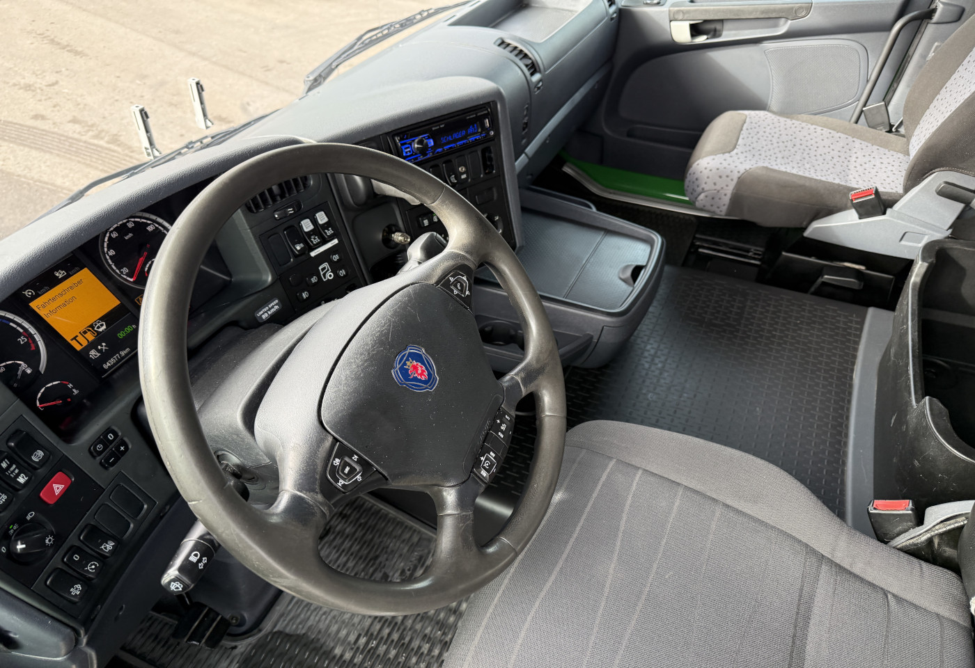 MOTO6625_2752679 vehicle image