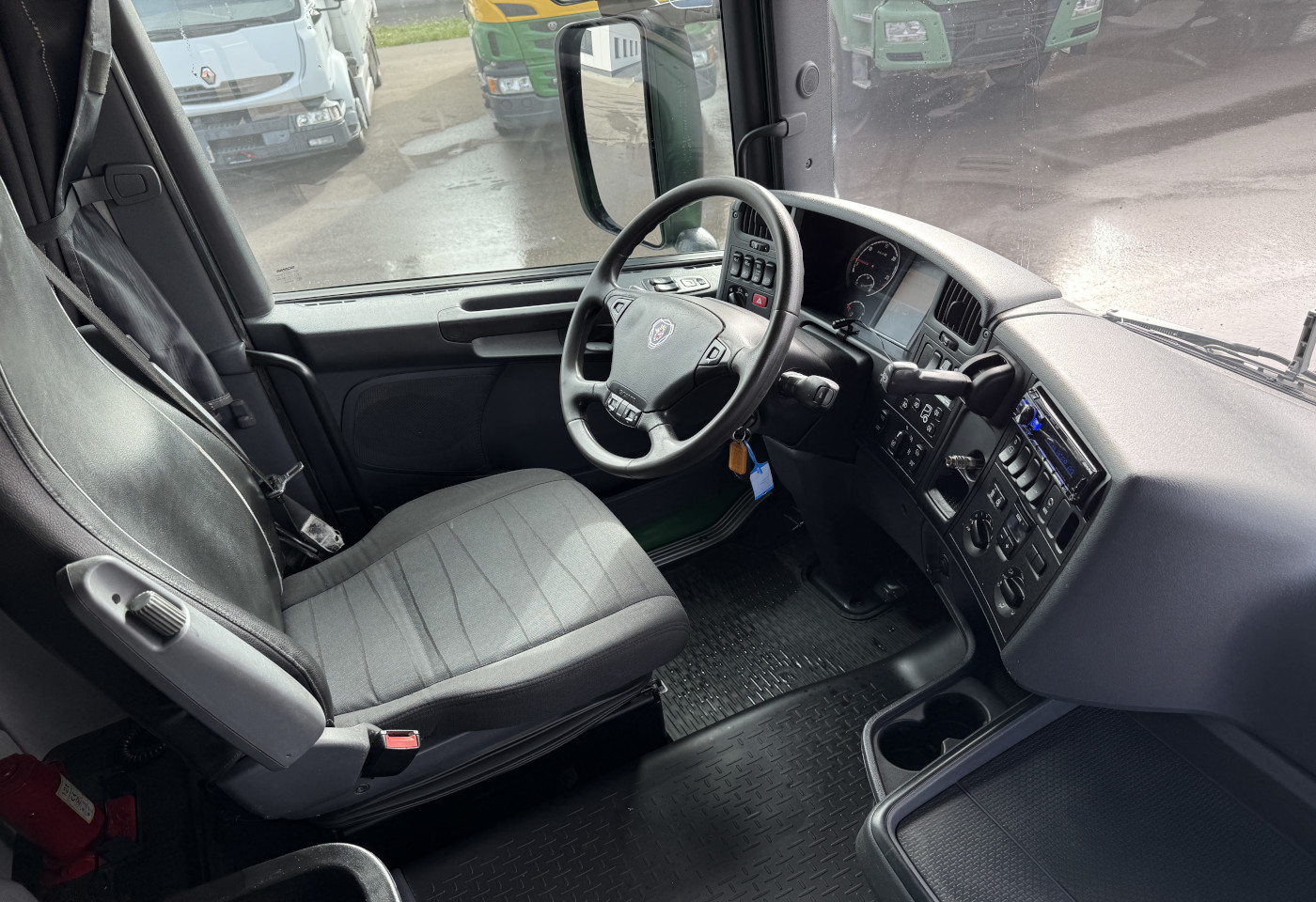 MOTO6625_2752679 vehicle image