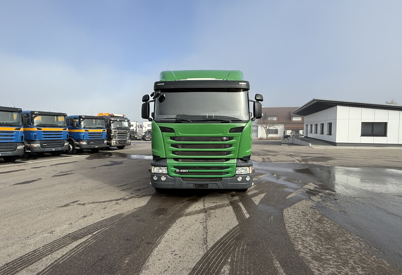 MOTO6625_2752679 vehicle image