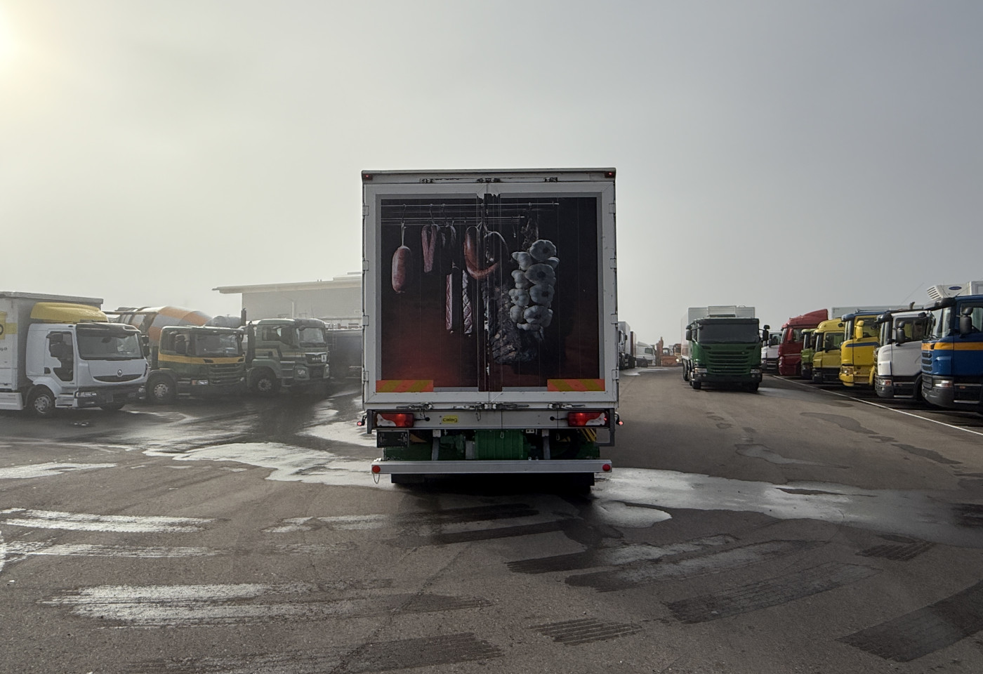 MOTO6625_2752679 vehicle image