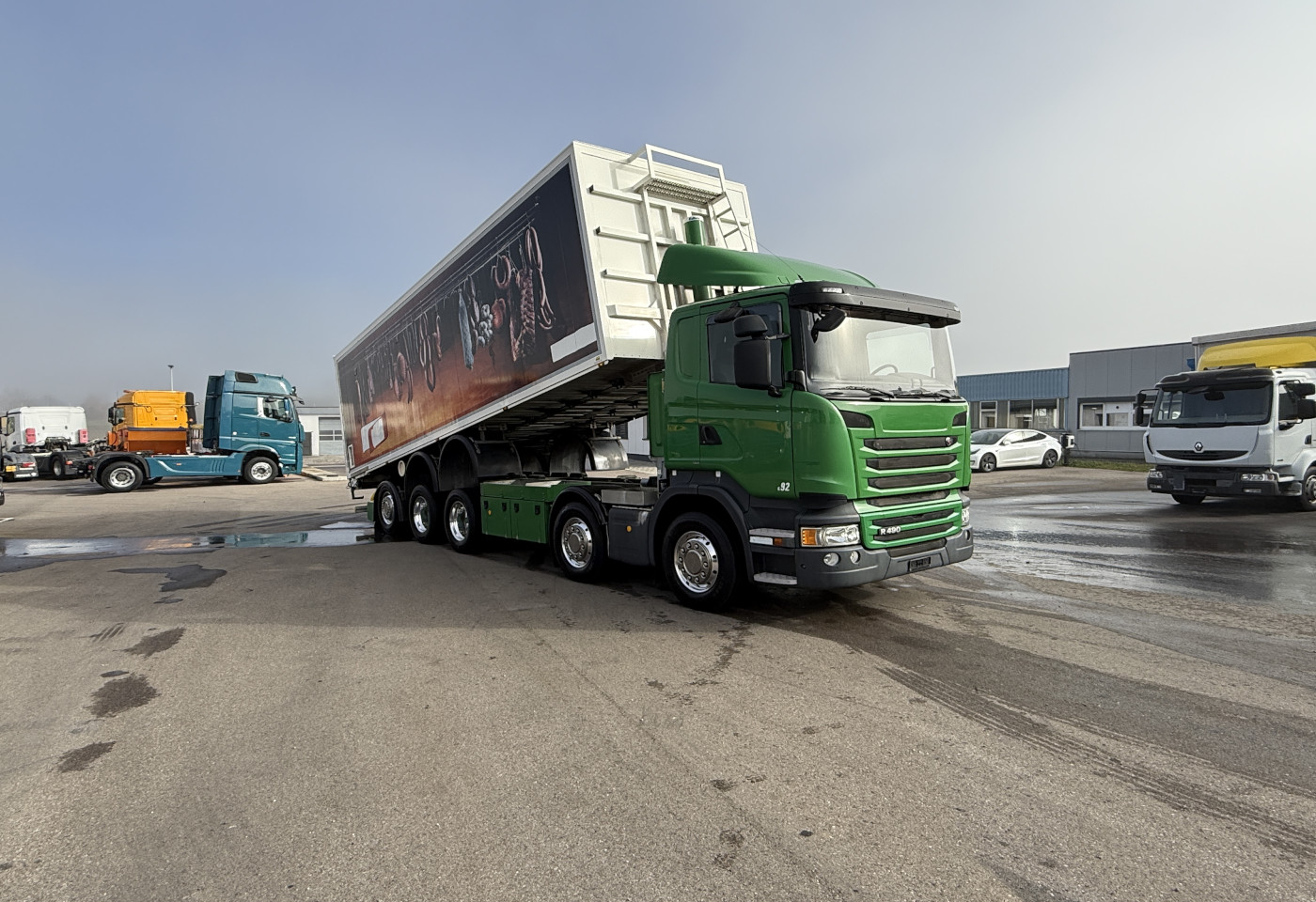 MOTO6625_2752679 vehicle image