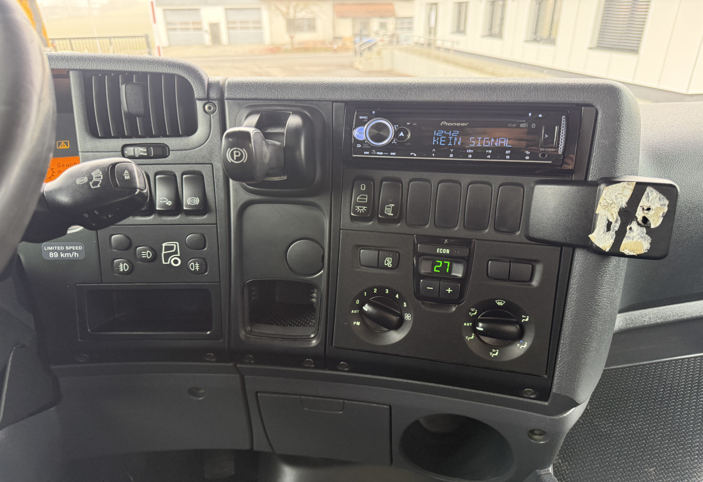 MOTO6625_2759306 vehicle image