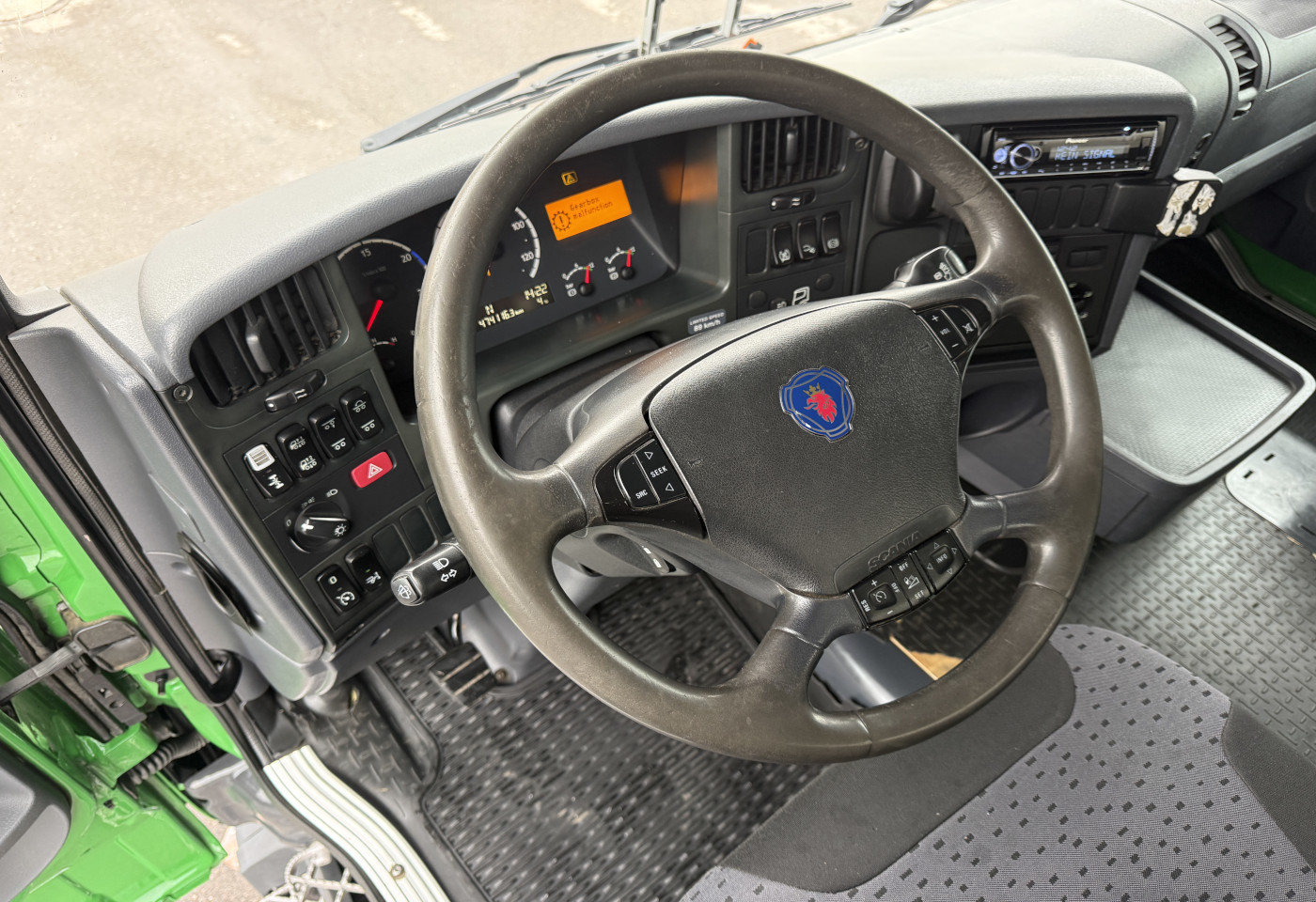 MOTO6625_2759306 vehicle image