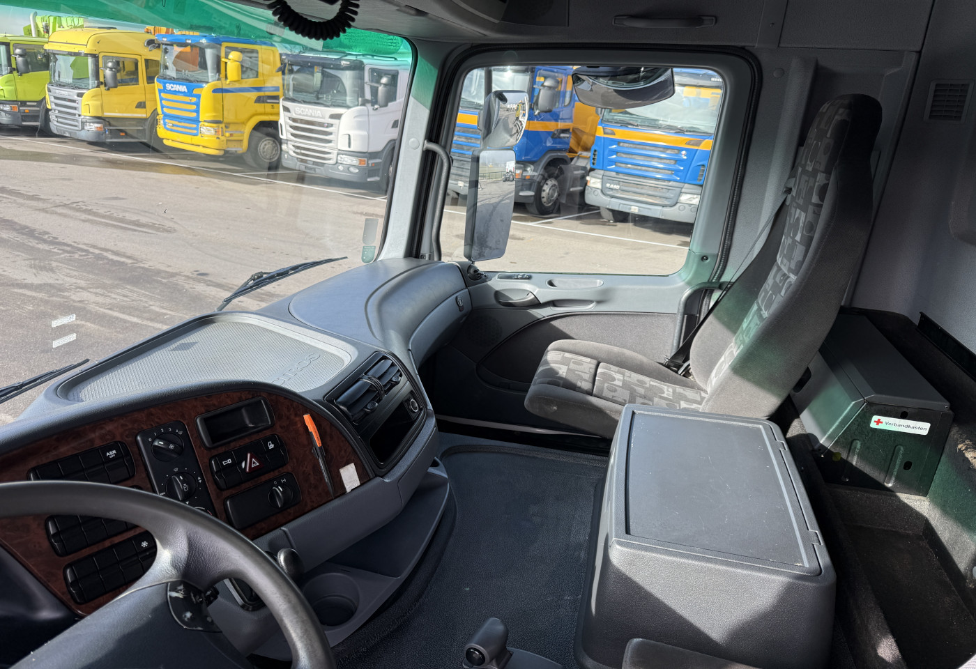 MOTO6625_2758630 vehicle image