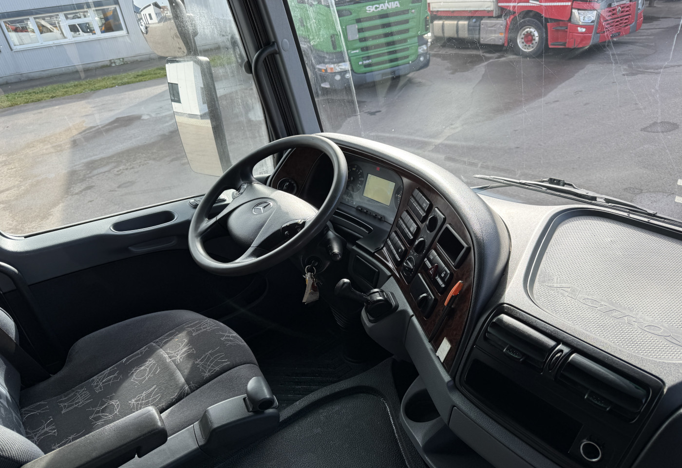 MOTO6625_2758630 vehicle image