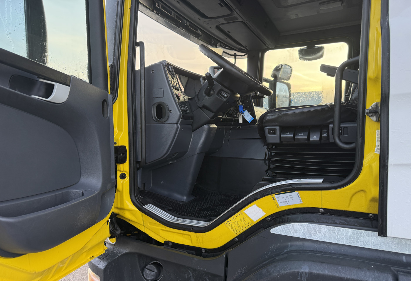 MOTO6625_2763168 vehicle image