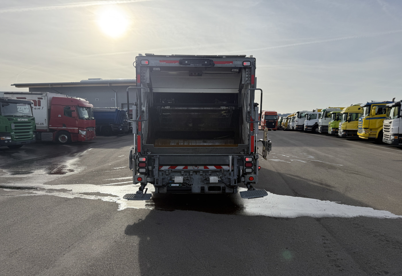 MOTO6625_2762207 vehicle image