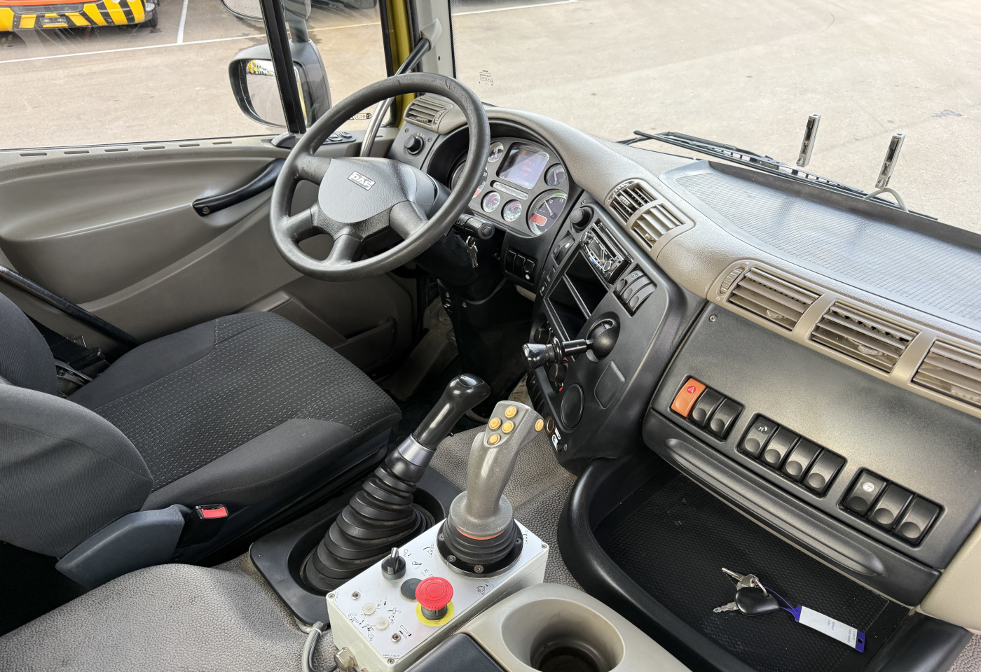 MOTO6625_2763744 vehicle image