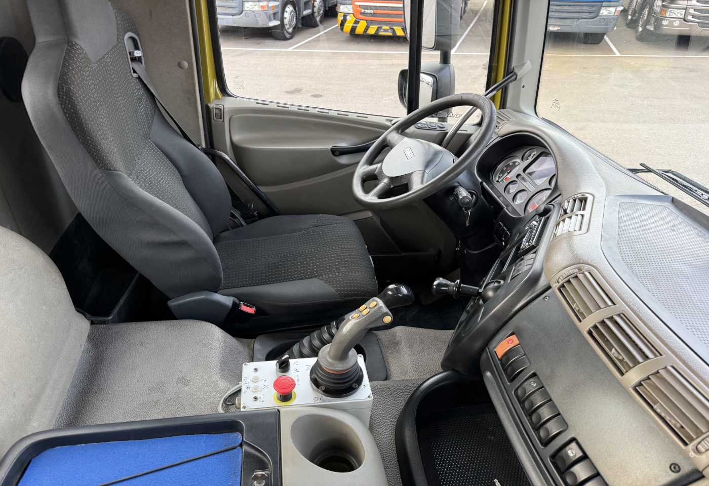 MOTO6625_2763744 vehicle image