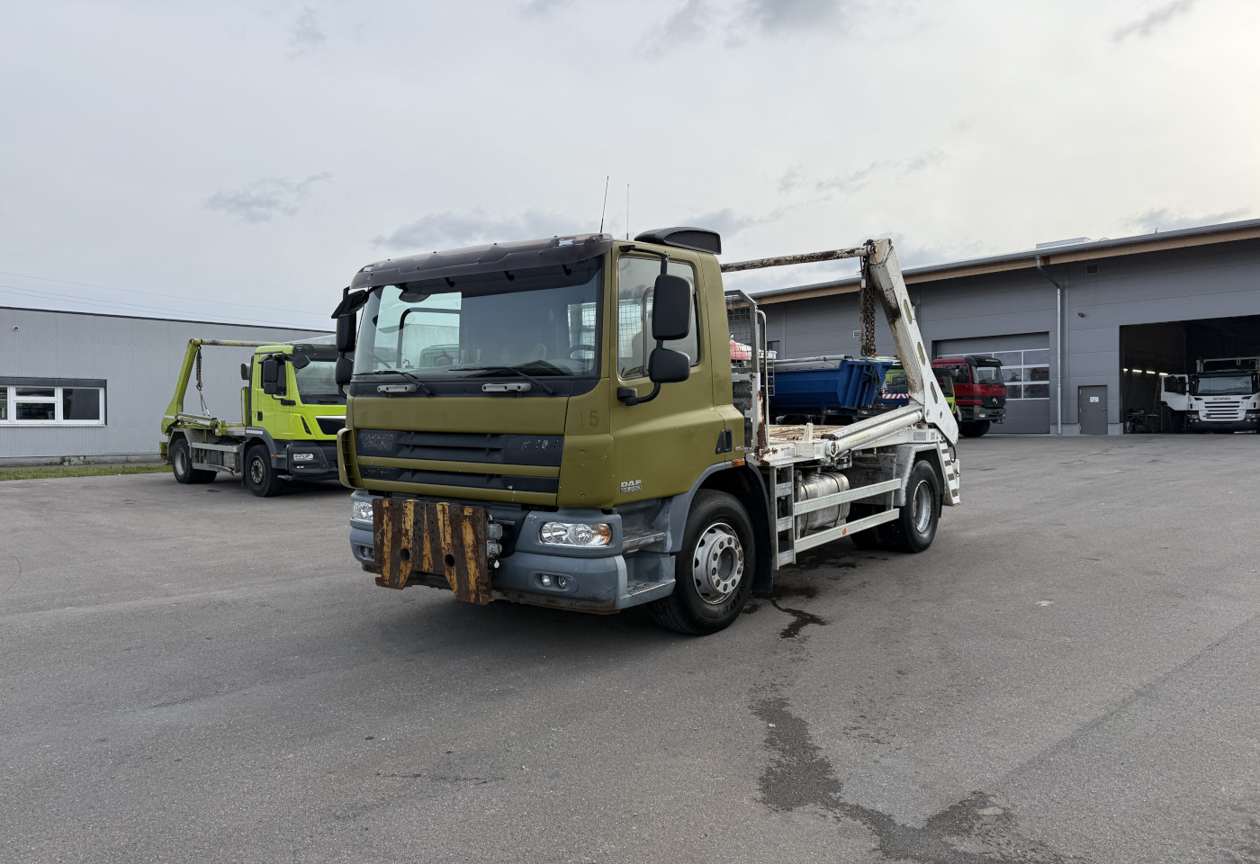 MOTO6625_2763744 vehicle image