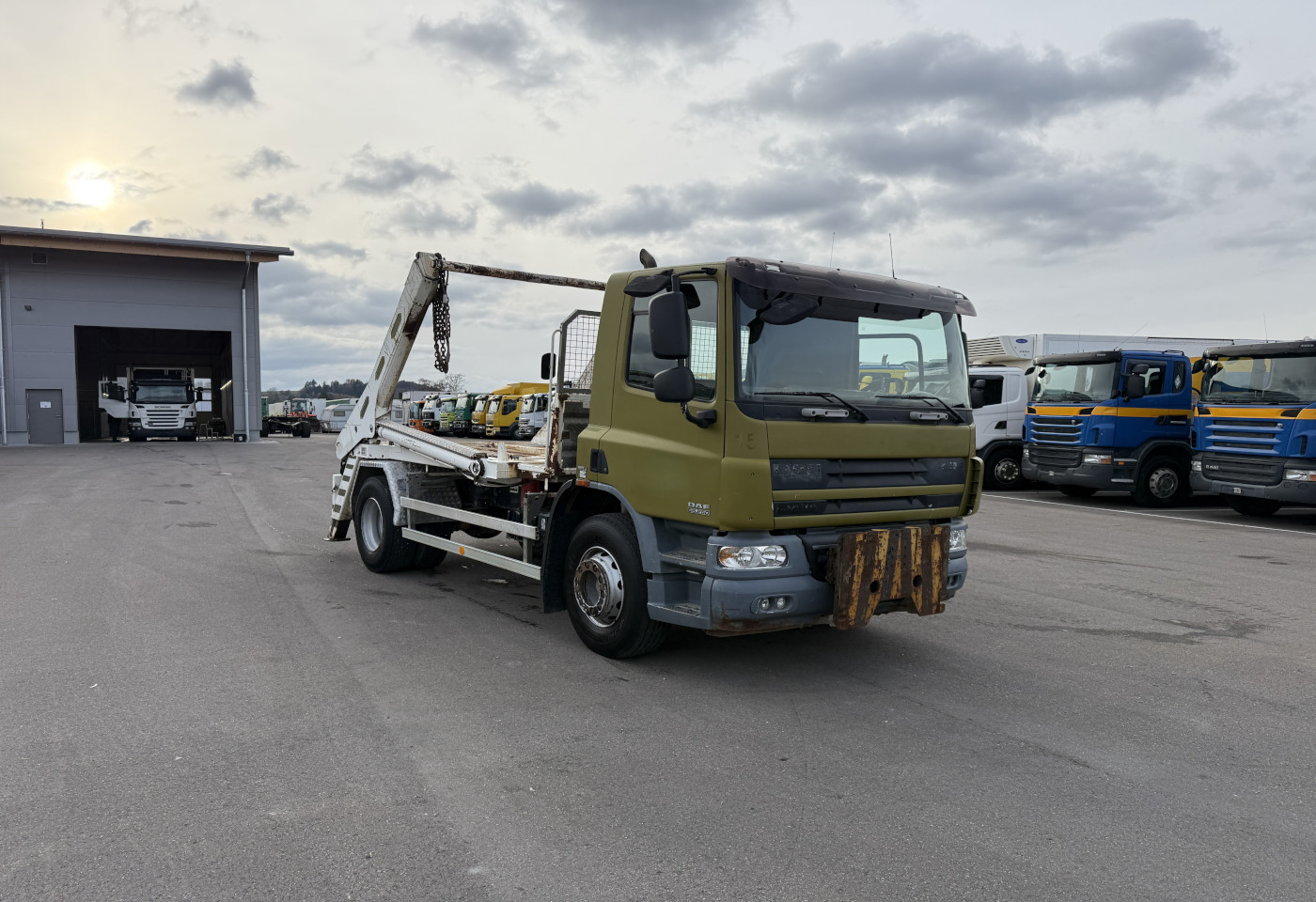 MOTO6625_2763744 vehicle image