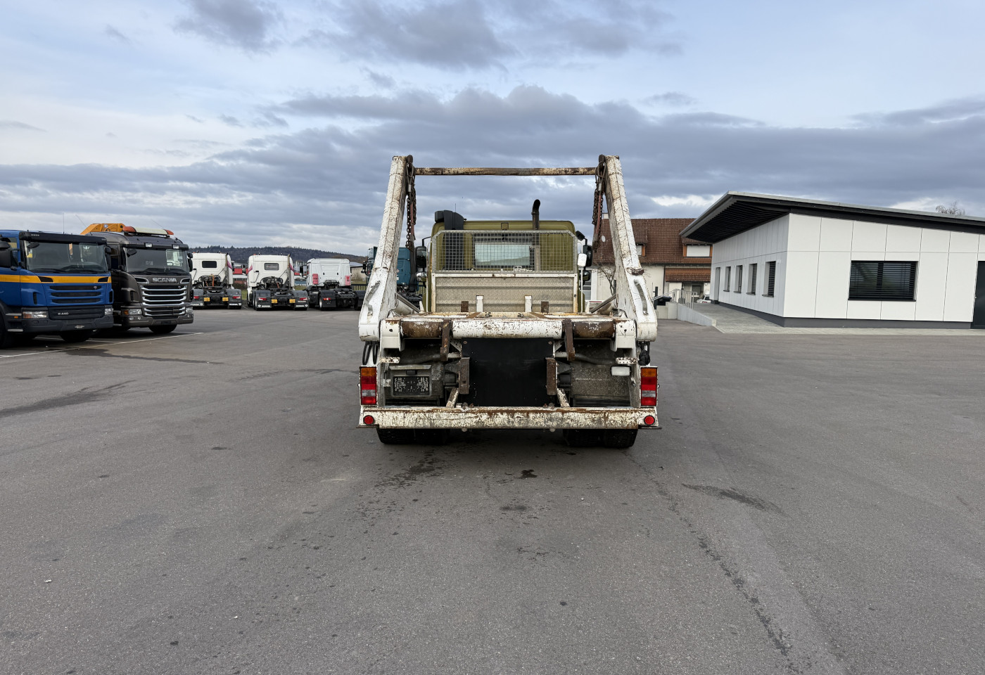 MOTO6625_2763744 vehicle image