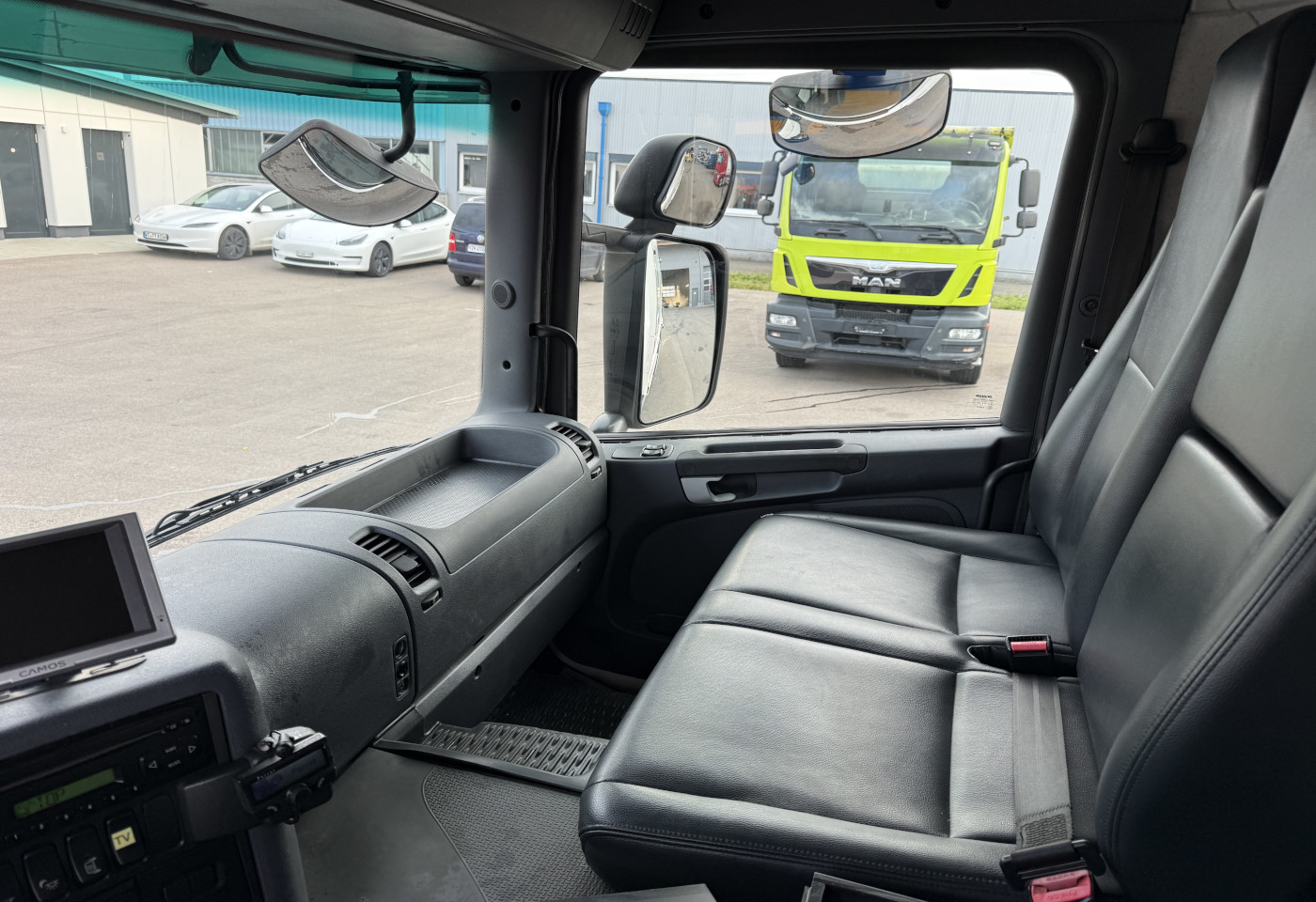 MOTO6625_2764153 vehicle image