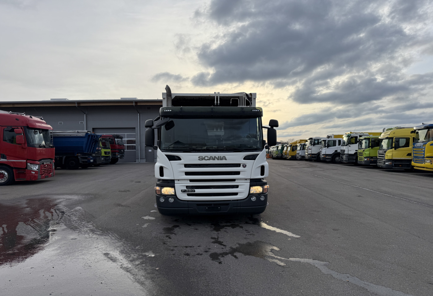 MOTO6625_2764153 vehicle image