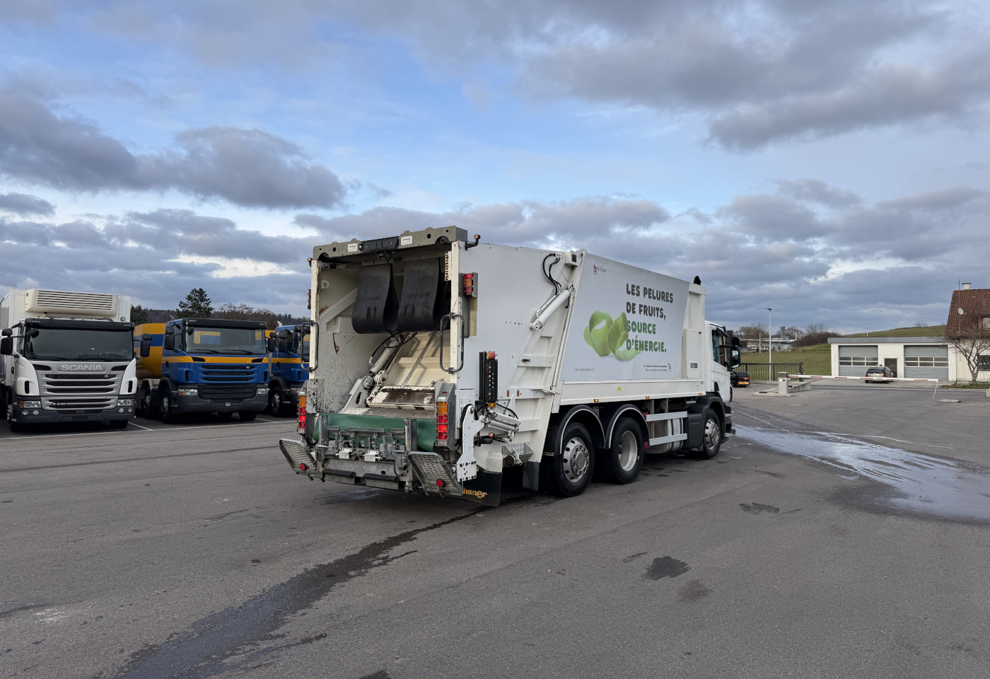 MOTO6625_2764153 vehicle image