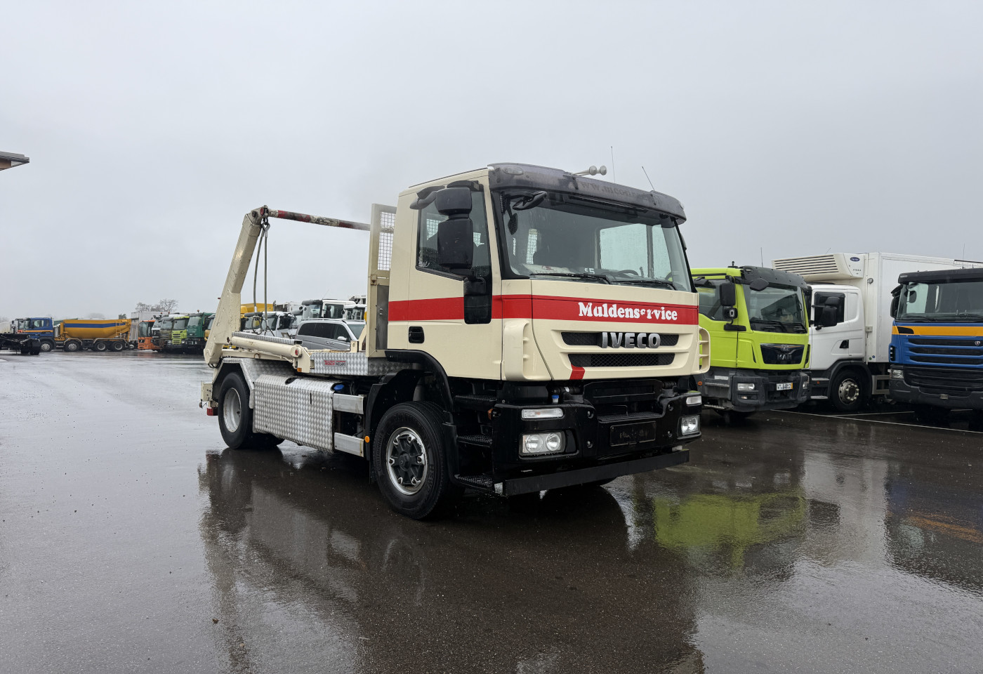 MOTO6625_2765393 vehicle image