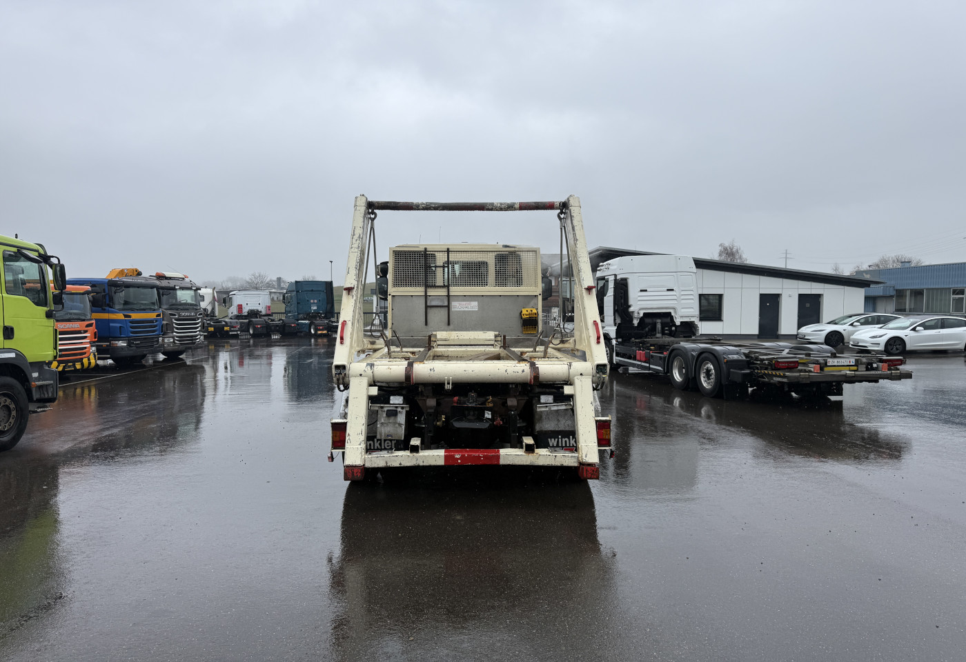 MOTO6625_2765393 vehicle image