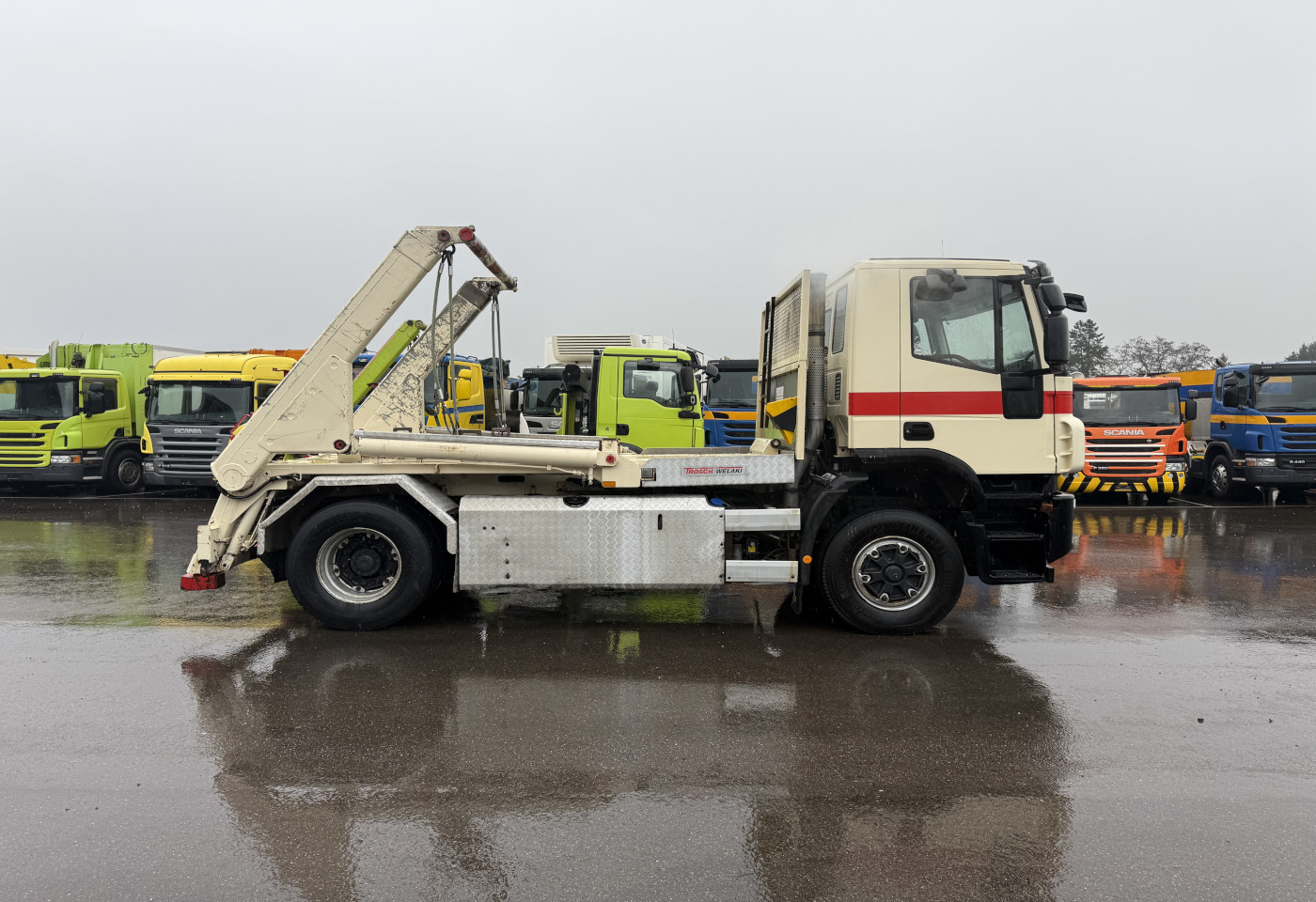 MOTO6625_2765393 vehicle image