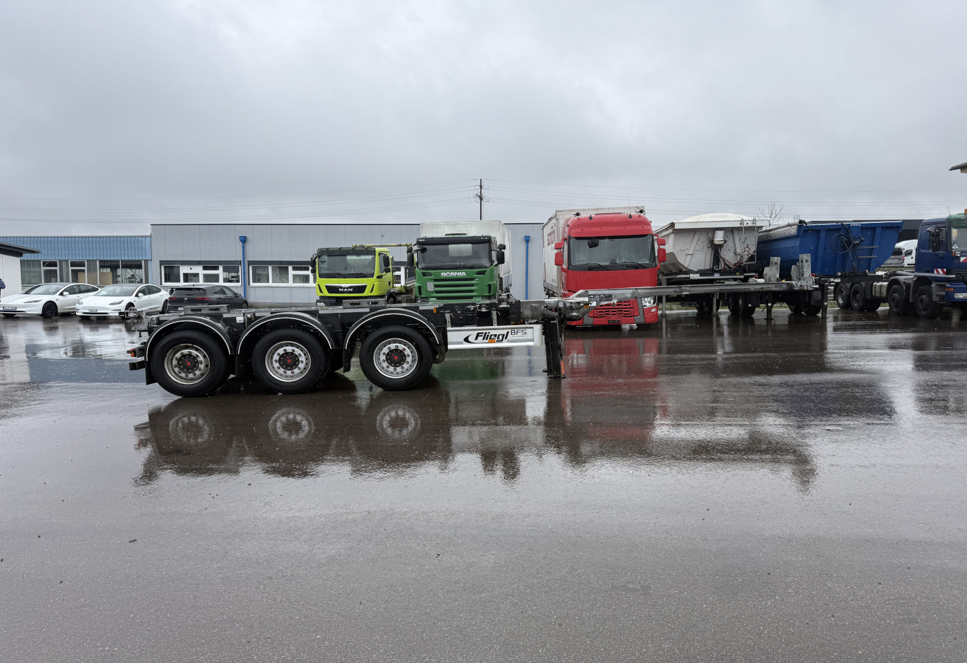 MOTO6625_2765394 vehicle image