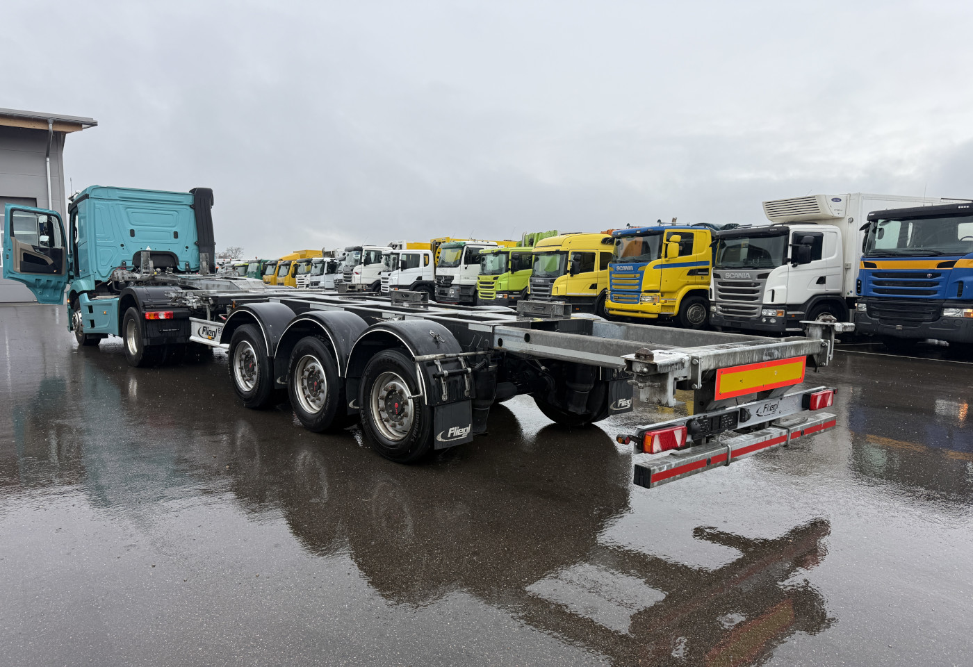 MOTO6625_2765394 vehicle image