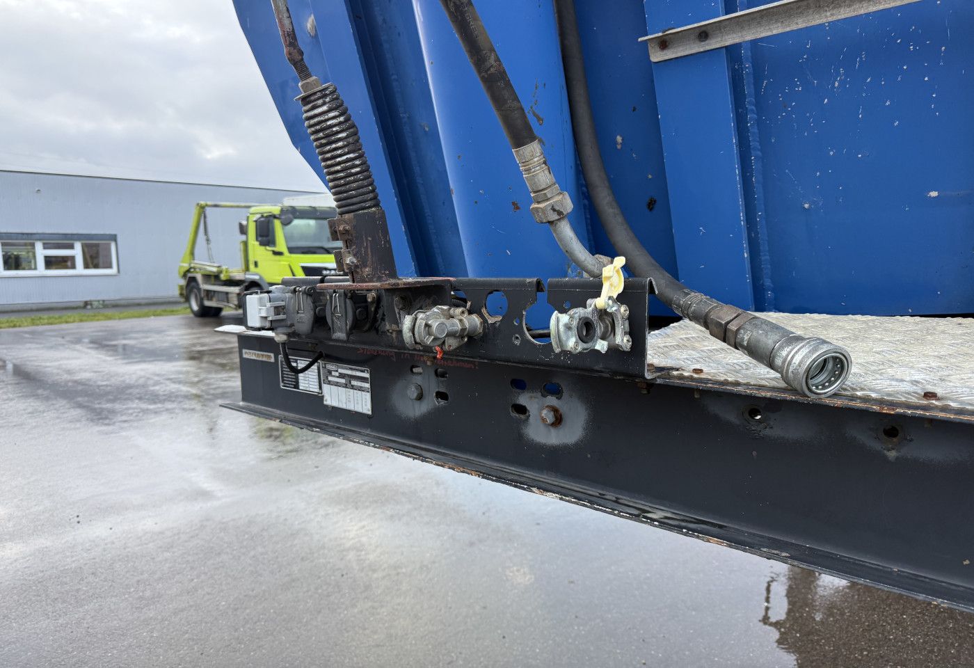 MOTO6625_2765831 vehicle image