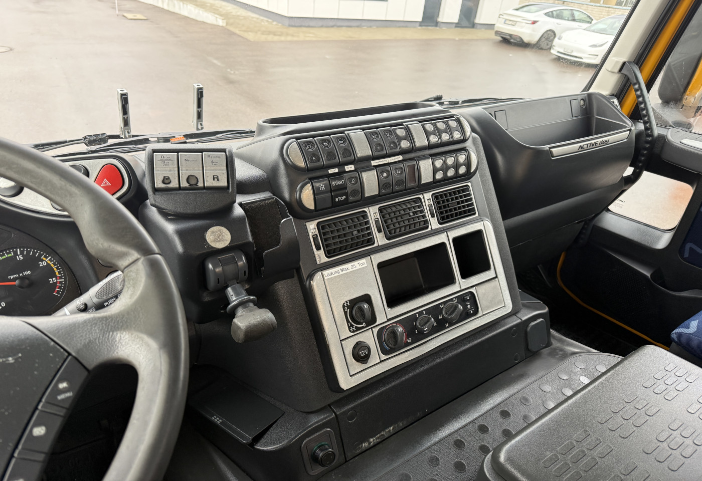 MOTO6625_2766848 vehicle image