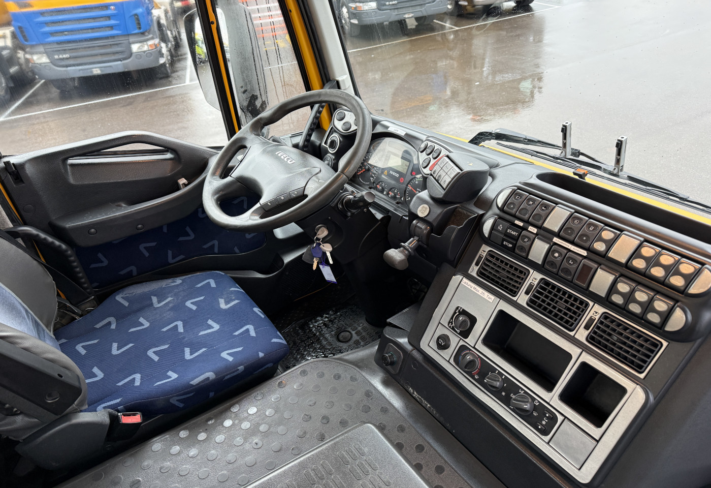 MOTO6625_2766848 vehicle image