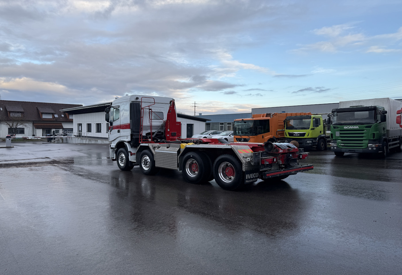 MOTO6625_2766849 vehicle image