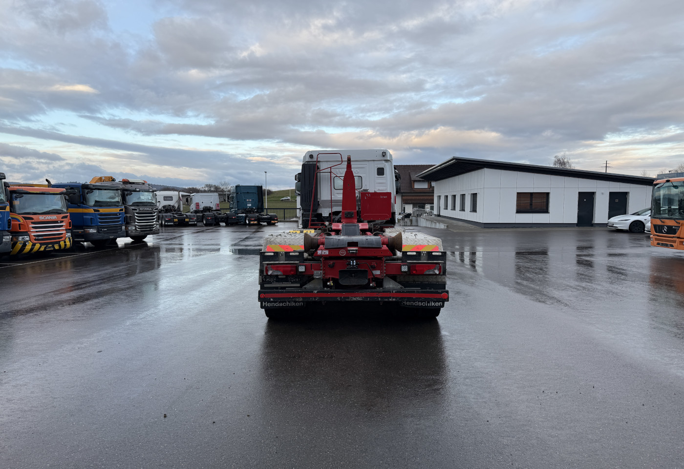 MOTO6625_2766849 vehicle image