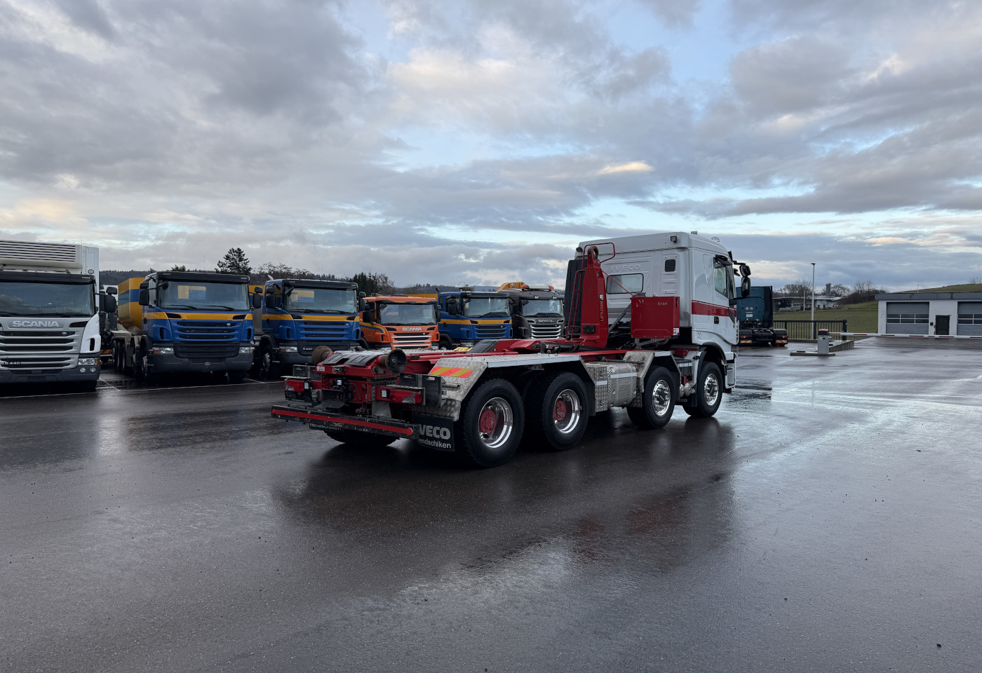 MOTO6625_2766849 vehicle image