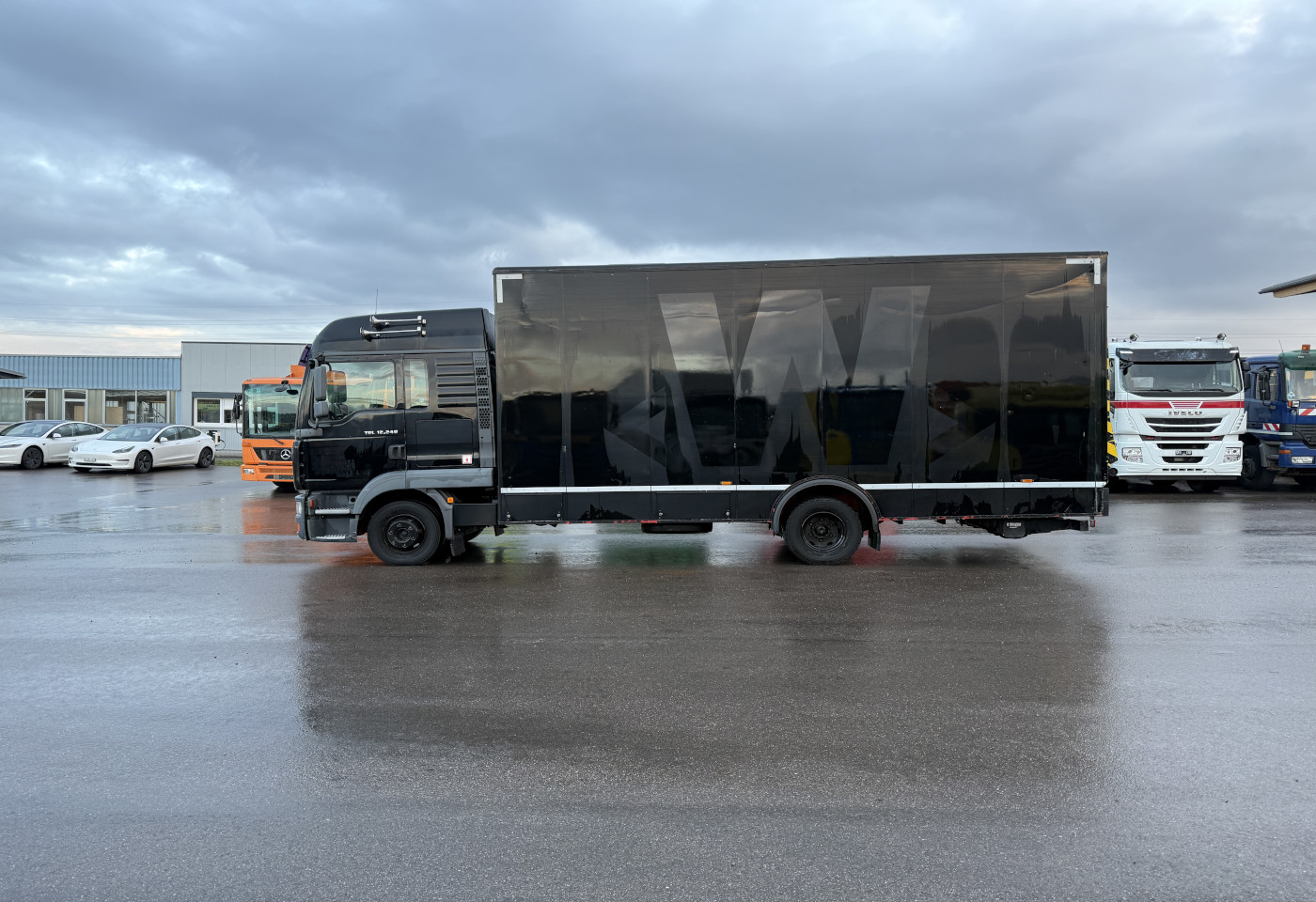 MOTO6625_2766559 vehicle image