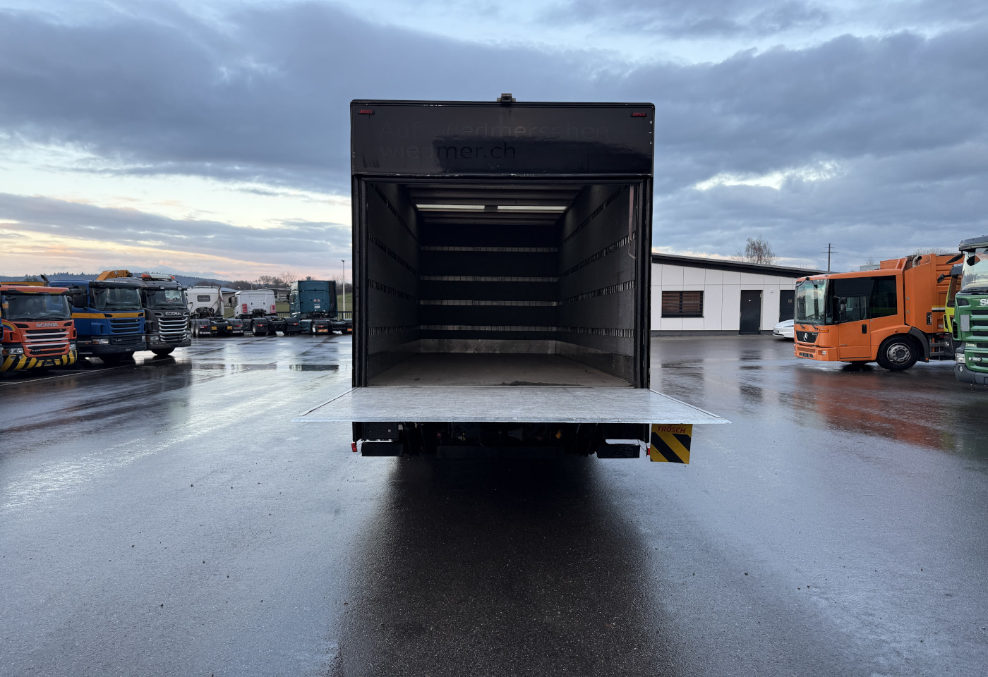 MOTO6625_2766559 vehicle image