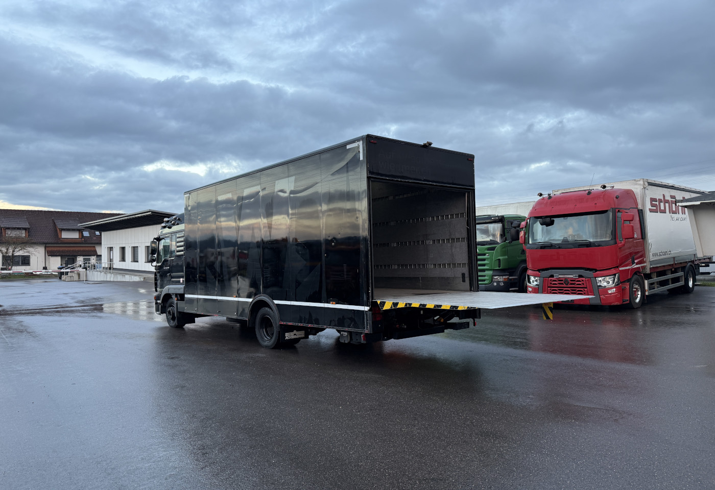 MOTO6625_2766559 vehicle image