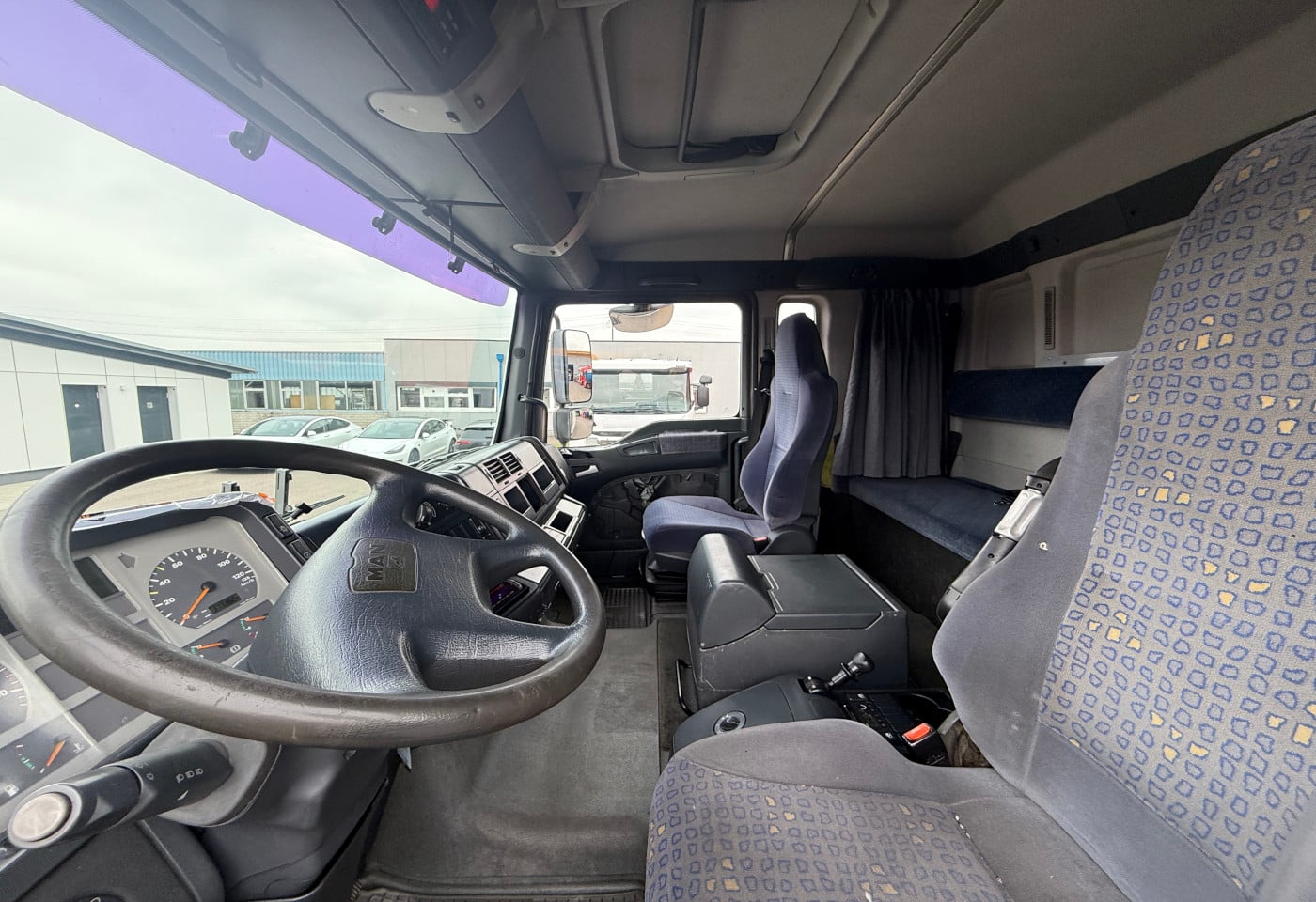 MOTO6625_2891011 vehicle image