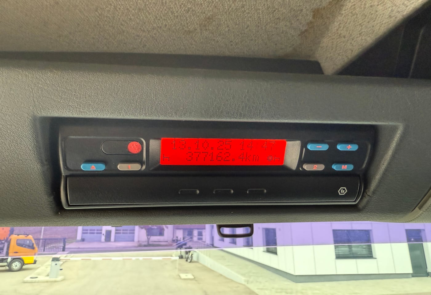 MOTO6625_2891011 vehicle image