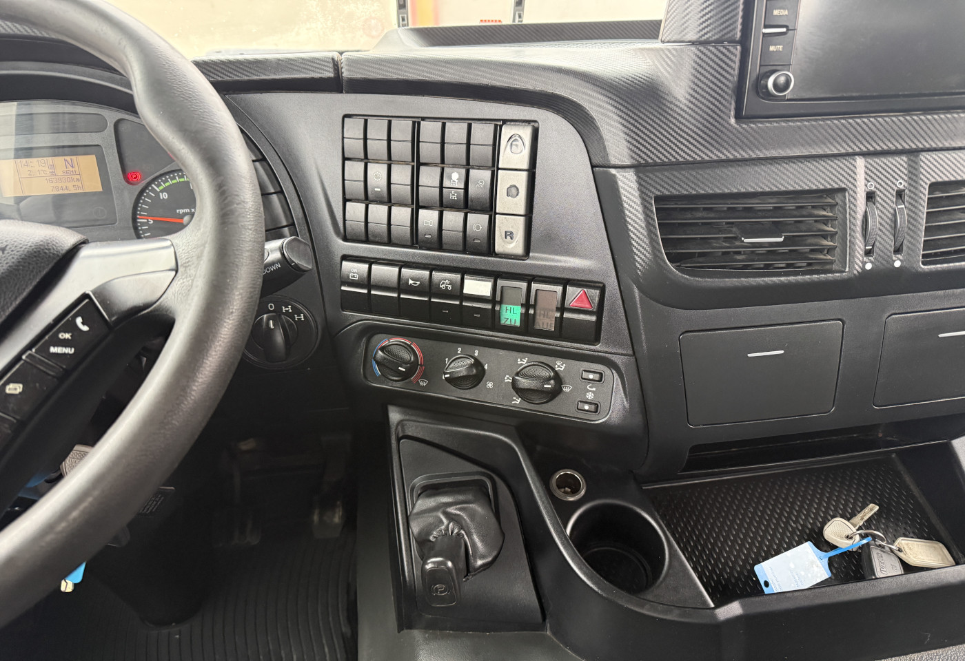 MOTO6625_2772271 vehicle image